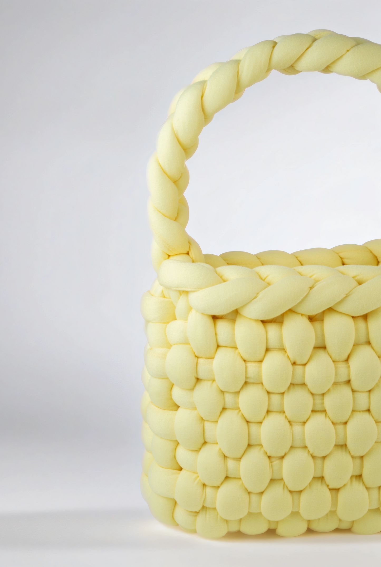 Yellow color Chunky bag chessboard shaped closed up half bag