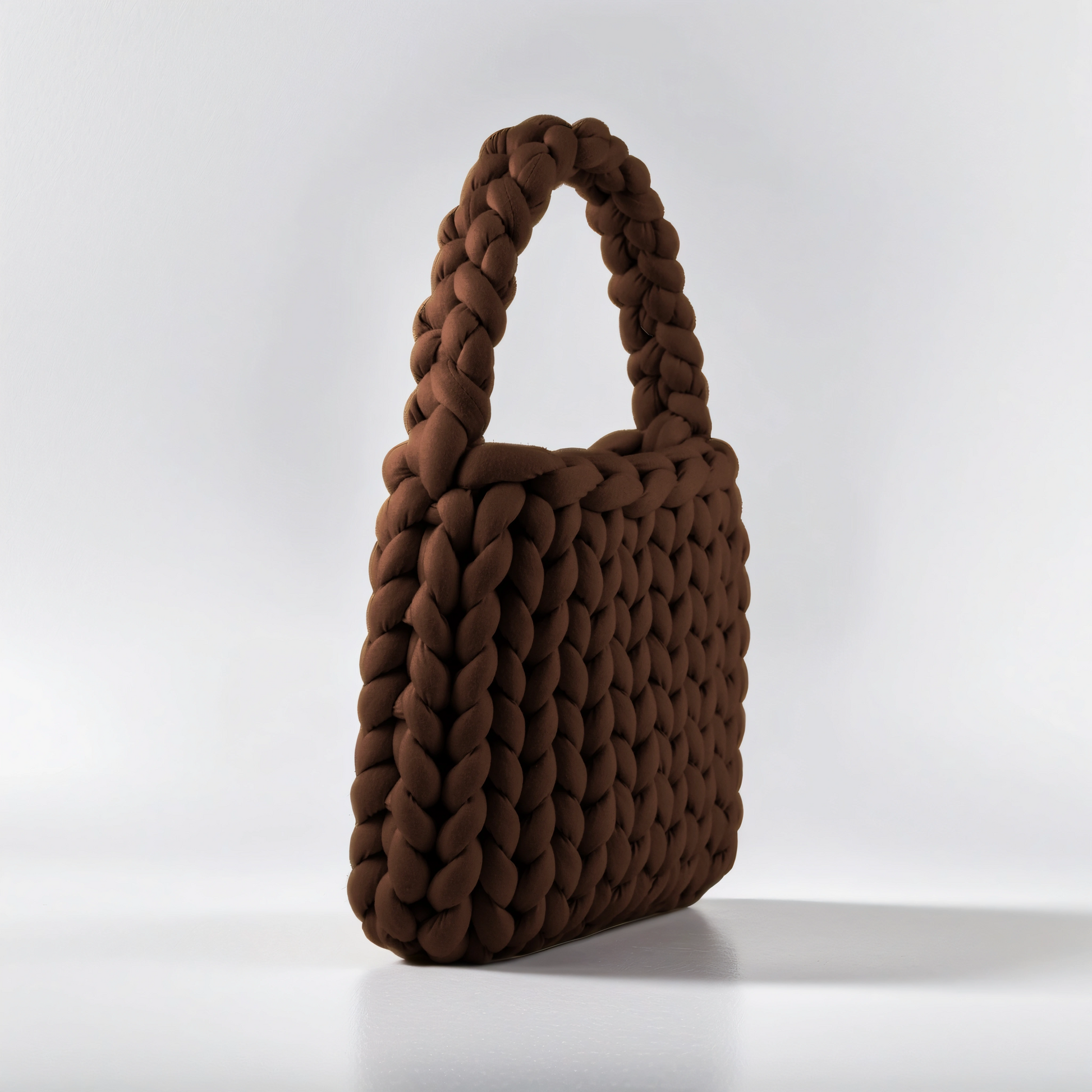 Brown color Chunky tote bag diagonal 