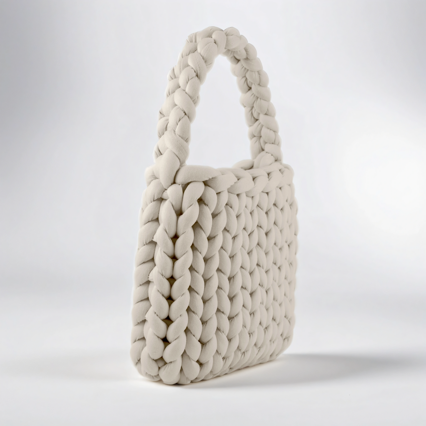 Cream color Chunky tote bag diagonal 